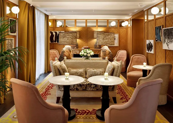 Le Belgrand Champs Elysees, Tapestry By Hilton